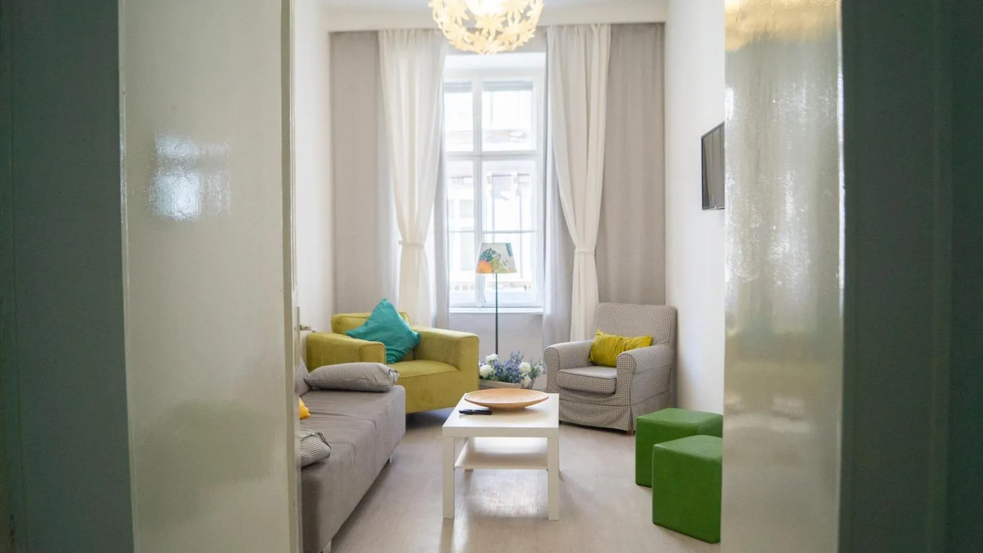 4 Stylish Apartments Suitable For Long Stays 비엔나