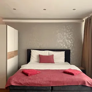 Aurellia Serviced Apartmán
