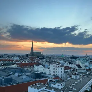 Center With 360° Rooftop فيينا